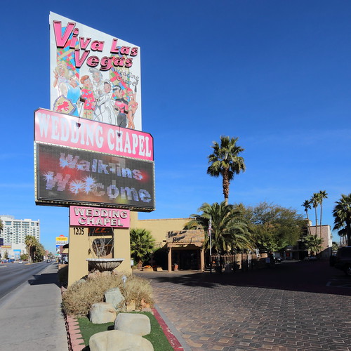 Viva Las Vegas Wedding Chapel