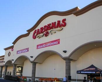 New Las Vegas Grocery Store Becomes a Favorite Spot for Hispanic Shoppers Amid Federal Crackdowns