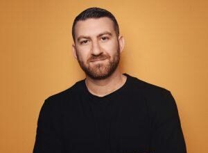 Comedian Noah Gardenswartz Brings the Laughs at Comedy Cellar