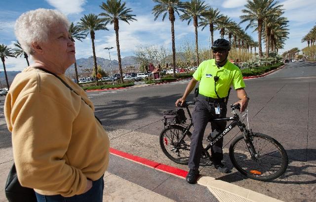 Dark Las Vegas Parking Lot Sparks Safety Worries Among Senior Residents