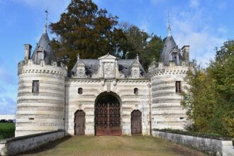 Backstreet Boy is back with another lawsuit over his beachfront private property