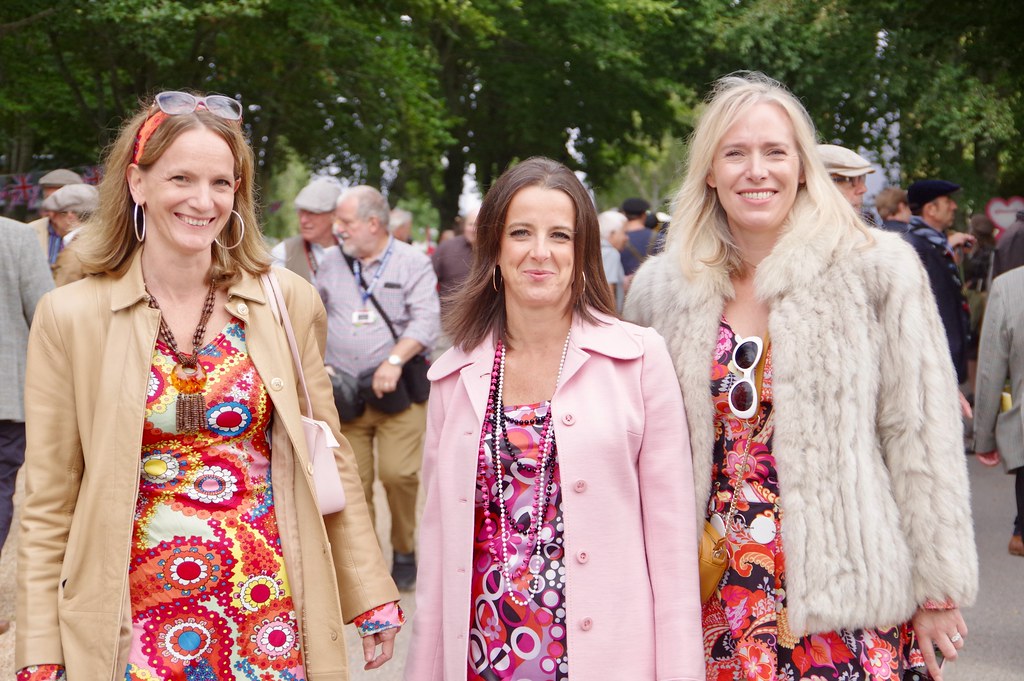 Psychedelic Prints and Bold Colors: Maximum Impact (Image Credits: Flickr)