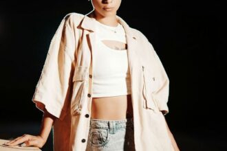 5 Gender-Fluid Fashion Trends Challenging Traditional Norms in 2025