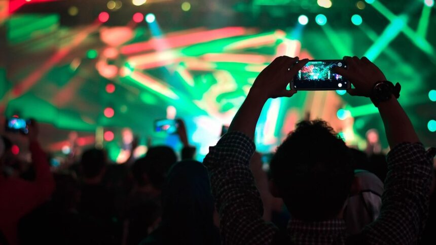 The Role of Festival Photography in Capturing Iconic Moments