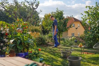 Gardening Tips That Will Keep Your Backyard Thriving All Year