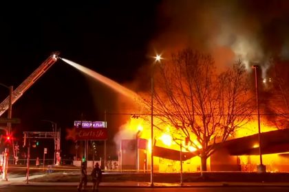 Massive fire rips through former Carl's Jr. location near Fresno City College
