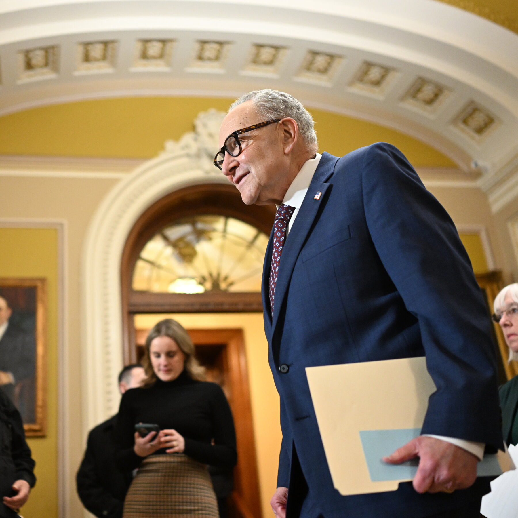 Trump and Schumer Move Toward Possible Deal to Avert a Shutdown