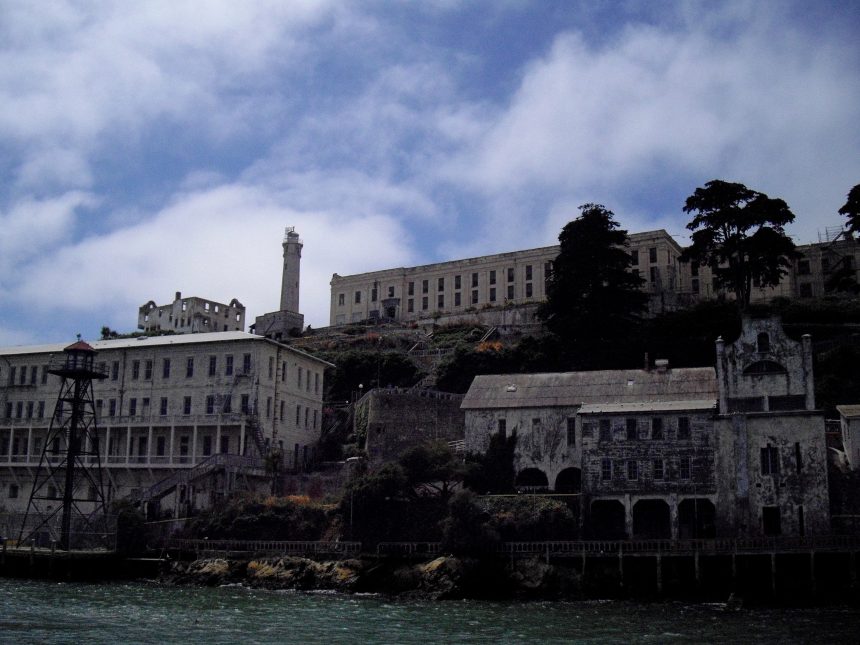 Man tries to break Luigi Mangione out of Brooklyn jail