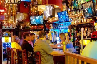 How to Find Old Vegas Value: 7 Local Spots Where a Cocktail Is Still Under $10