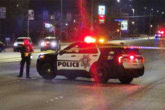 Suspect, child dead in hostage situation at south Las Vegas apartment complex