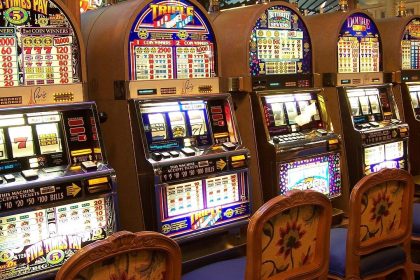 Why Are Table Game Dealers Vanishing From Some Downtown Las Vegas Casinos?