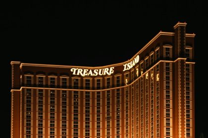 Las Vegas casino vet Cliff Atkinson named CEO of Fremont Street Experience