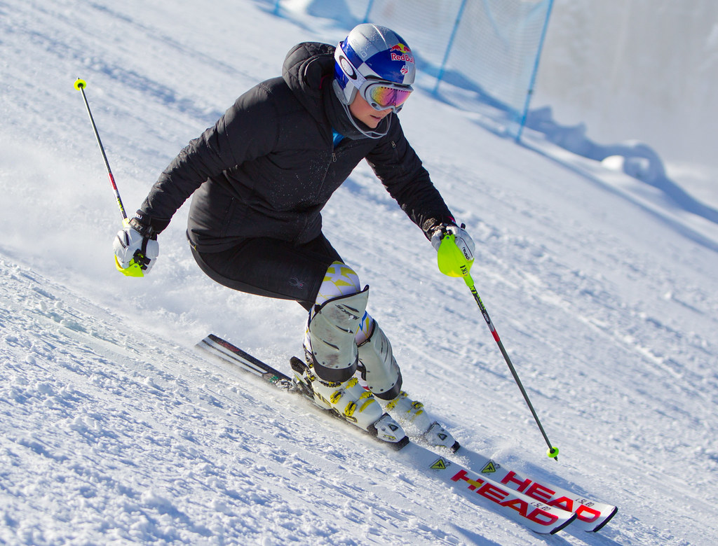 Lindsey Vonn completes training run one week after she tore her ACL
