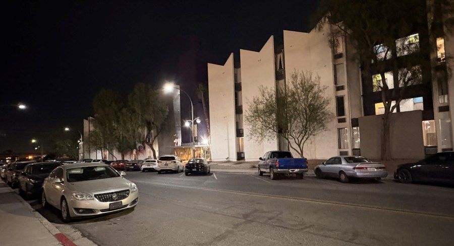 2 dead after downtown Las Vegas apartment complex stabbing