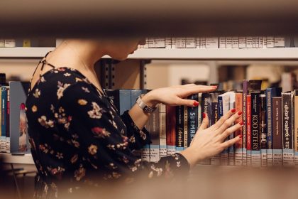 The Hidden Patterns in Bestselling Novels That Readers Love Unconsciously