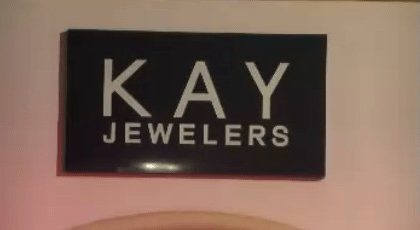 Masked suspects use sledgehammer to rob Clovis Kay Jewelers
