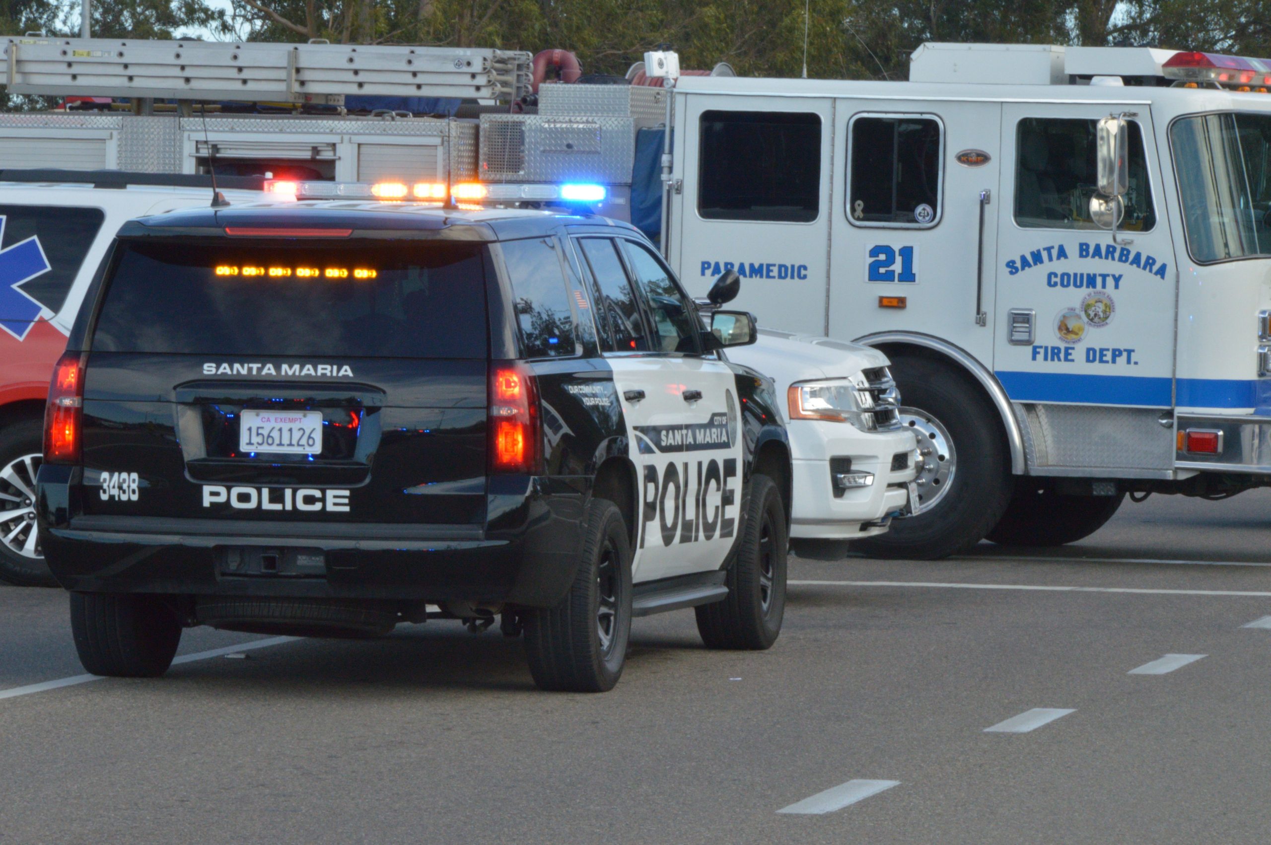 2 in custody after series of robberies, police pursuit