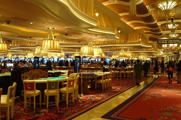 The 'Player's Card' Secret: Why Signing Up for Casino Rewards Still Saves You 40% on Food