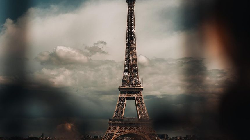 10 Famous Landmarks That Nearly Didn't Get Built