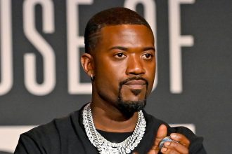 Ray J Performs with Apparent Blood Running From His Eyes Amid Heart Issues