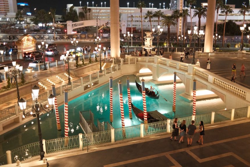 Pool construction underway at Strip casino