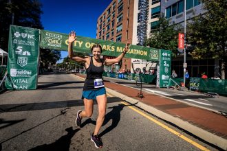 Utah runner wins Las Vegas half marathon with late burst