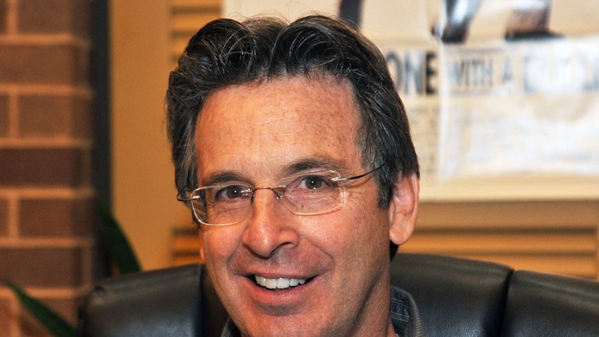 'Lizzie McGuire' Star Robert Carradine Dead at 71