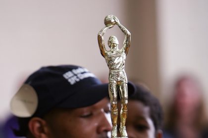 UNLV’s Dan Mullen returns to Florida, receives Coach of the Year honor