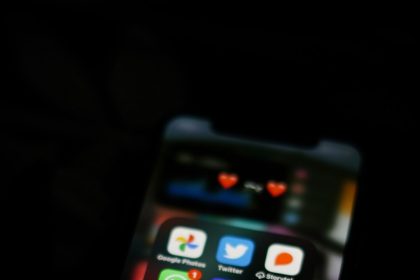 How to rein in your social media use