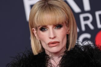 Kelly Osbourne Friends Concerned Over Weight Loss, But Understand She's Grieving