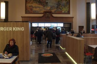 The 'Service Fee' War: Why Vegas Diners Are Following Oakland's Lead in Protesting Tips