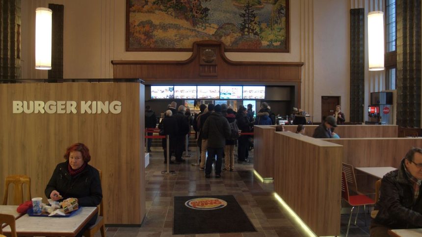 The 'Service Fee' War: Why Vegas Diners Are Following Oakland's Lead in Protesting Tips