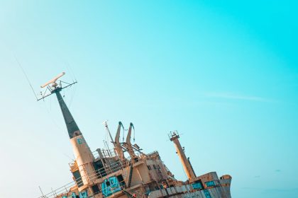 US sinks Iranian warship as Iran warns of widespread destruction in the Middle East