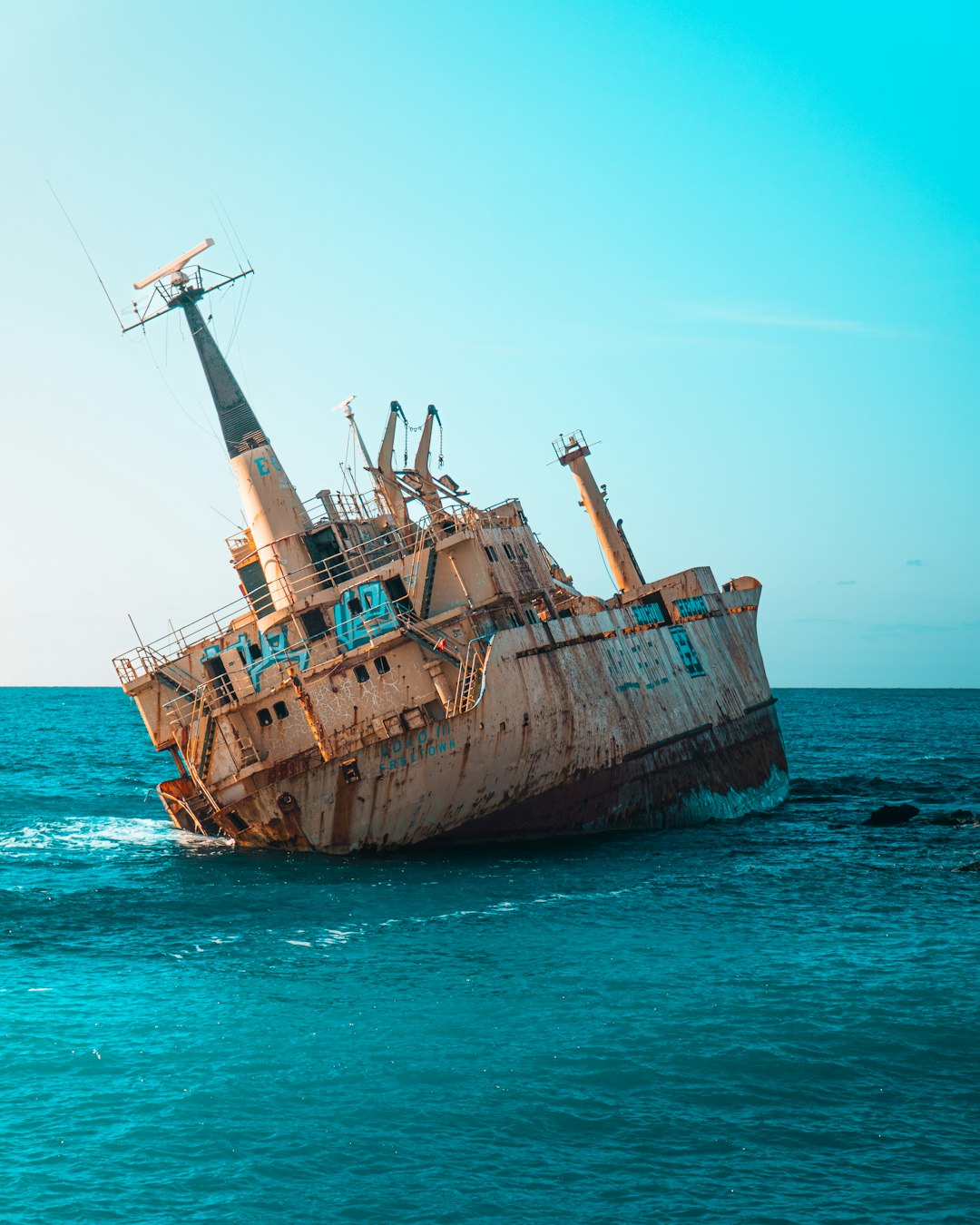 US sinks Iranian warship as Iran warns of widespread destruction in the Middle East