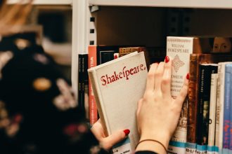 The 6 Real Reasons Shakespeare's Identity Is Still Debated