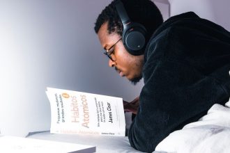 20 Books That CEOs Swear By - Read Them to Get Ahead