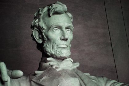 3 Historical Figures Who Had Secret Twin Personalities