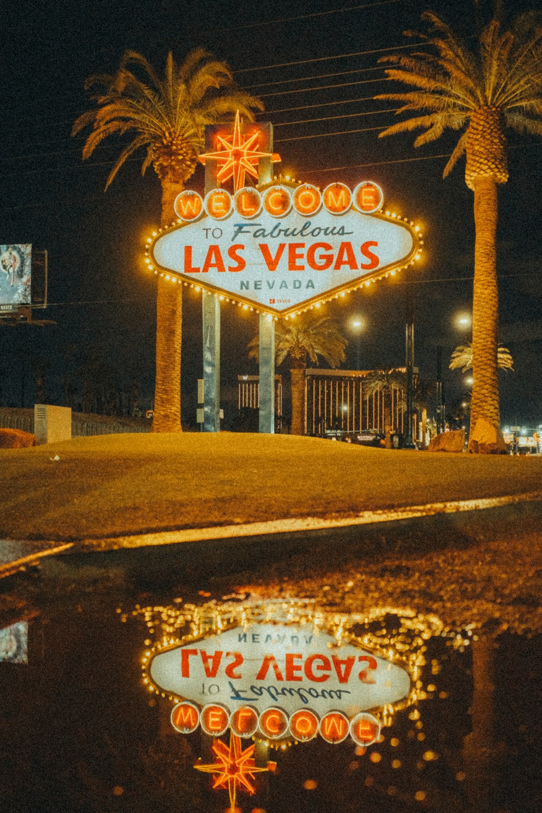 Las Vegas robotaxi rides available on Uber soon with Zoox expansion