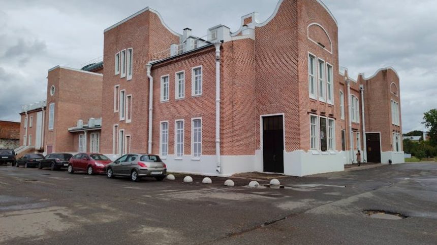 Why Everyone is Quietly Snagging Fixer-Uppers in Section 10 Right Now