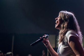 The Science Behind Why Crowd Singalongs Feel Magical