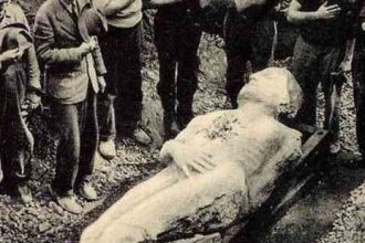 8 Famous Hoaxes That Fooled the Entire World