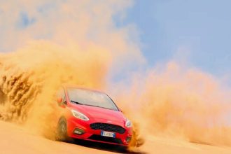 Why Every Local's Car Has a "Vegas Layer" of Dust (And the Best Places to Wash It Off)