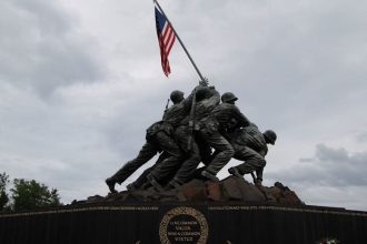 The 4 Untold Stories Behind the World's Most Famous Photographs