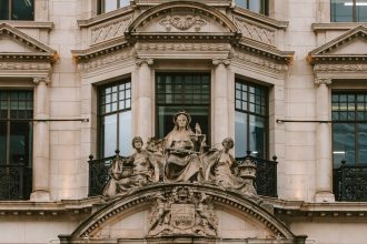 Whacko beats down NYC doorman, 71, who called him ‘sir’ as he pleaded for mercy