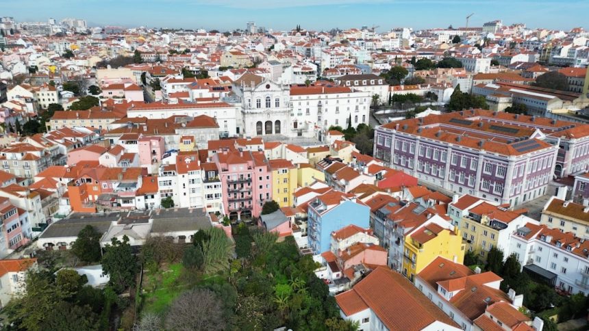 The 'Expat Exit': Why Americans Are Leaving Portugal in Droves This Year