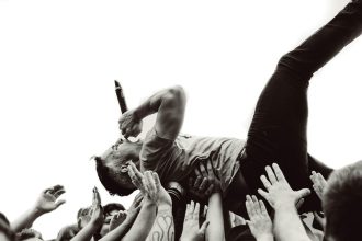 5 Only Music Lovers Over 40 Can Pass This Retro Song Challenge