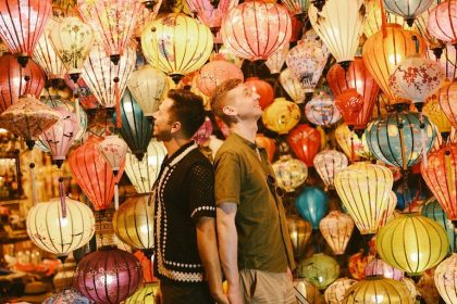 How to Spot a "First-Time Tourist" in the Wild: A Local's Guide