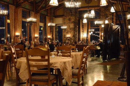 The 5 Best 'Happy Hours' in Summerlin for a Cheap Mid-Week Date Night