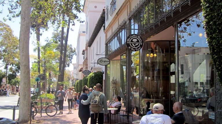 The 'Summerlin Stroller': 4 Unspoken Rules of the Valley's Most Elite Sidewalks