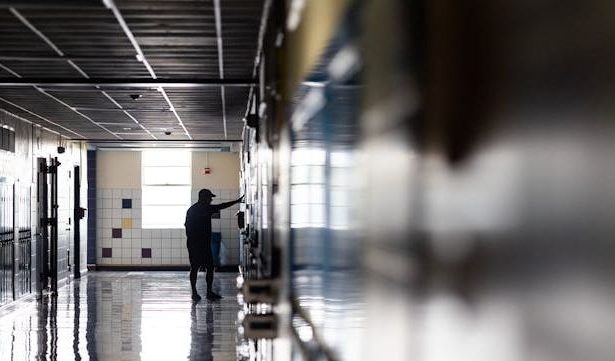 15-year-old Texas Student Shoots High School Teacher, Then Dies at Scene